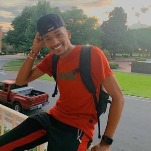 Meet your Posher, Lorenzo